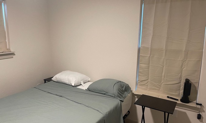 Austin Maison | Charming 1-bedroom house in marvelous Austin with WiFi