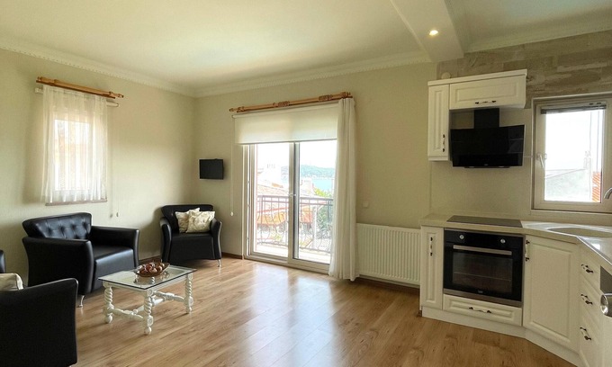 Mithatpasa Appartement | Charming 1-Bedroom Sea View Apartment with Kitchen on Cunda Island