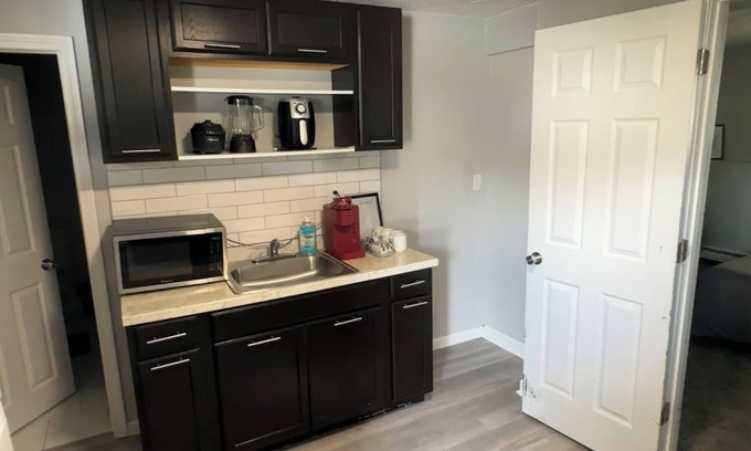 Saugus Maison | Charming 1-bedroom suite in Saugus with WiFi