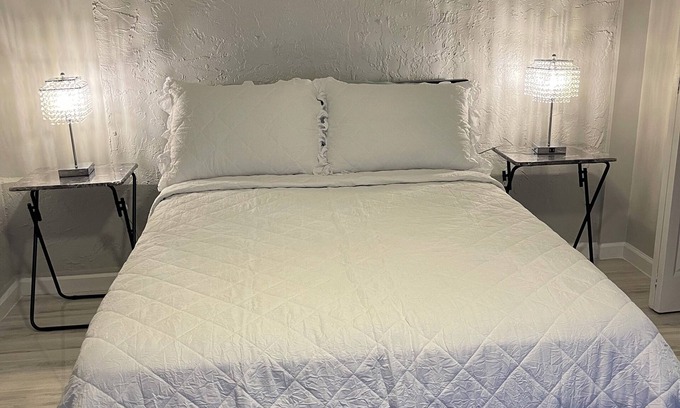 Tamarac Maison | Charming 1-bedroom with private entrance Tamarac.