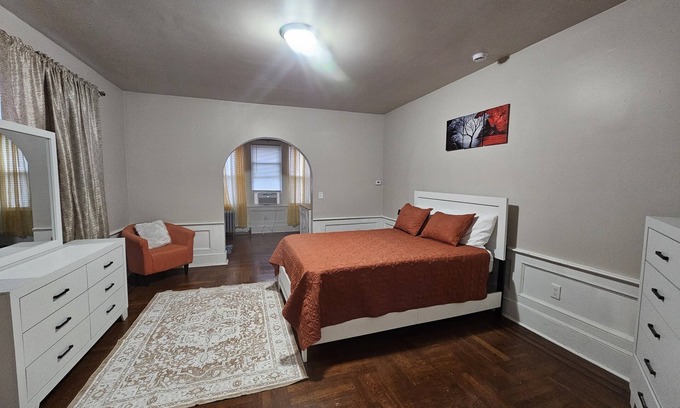 Weequahic Appartement | Charming 1 BR, 1BA, Near Beth Israel Hospital, EWR, NYC Times Square, MetLife.