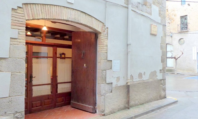 Castello d'Empuries Maison | Maison en pierre du XVIIe siècle, restaurée avec cheminée, 4 chambres, WiFi, proche de Roses et plages