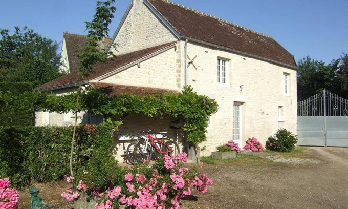 Goulet Cottage | Maison 17e siècle avec jardin et terrasse, proche Haras du Pin et plages, max 5 pers, tout inclus.