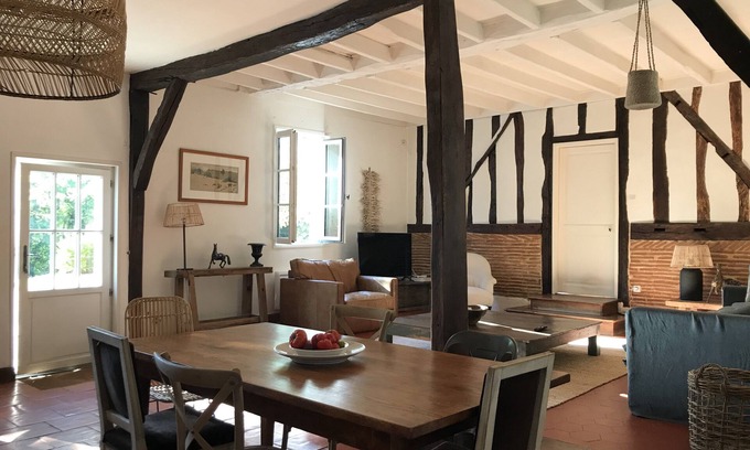 Bergerac Maison | Maison de charme du 17 éme siècle sur 1 ha de terrain à 4 minutes de Bergerac