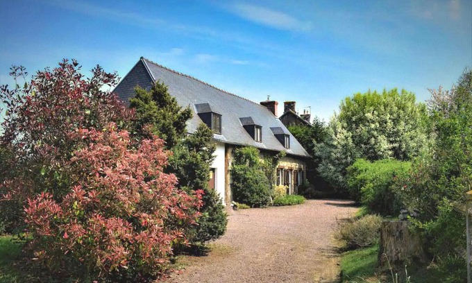 Saint-Pierre-Maubant-du-Bocage Maison | Charming 17th Century Normandy Longere in Valdallière, Calvados