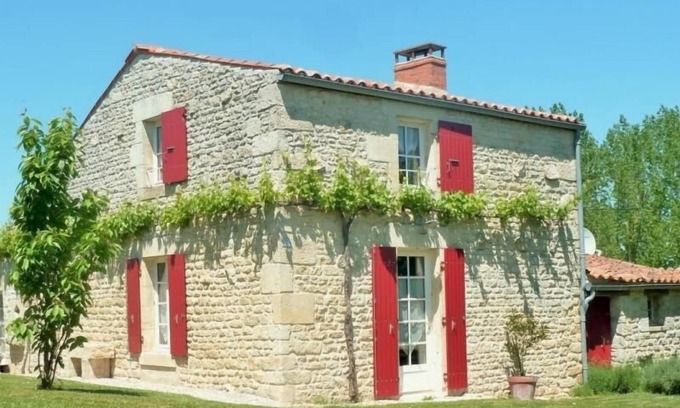 Auchay-sur-Vendee Cottage | Charmante maison XVIIIème rénovée avec piscine et terrasse, proche rivière et pistes cyclables