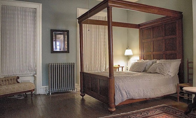 Ranshaw Lit Et Petit-Déjeuner | Kate's Room: Charming Room within the City of Shamokin