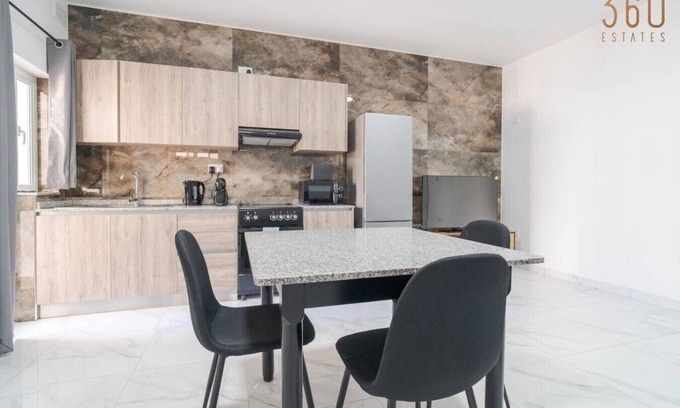 Tarxien Appartement | Charming 1BR with comfy bed w/WIFI & AC in Tarxien