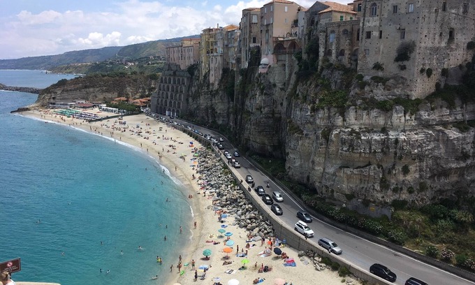 Contrada Difesa I Appartement | Charming 2-bedroom apartment with WiFi, AC close to beach and swimming pools