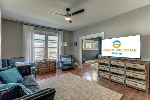MLK Maison | Charming 2 BDR for 4 Close to Downtown Austin