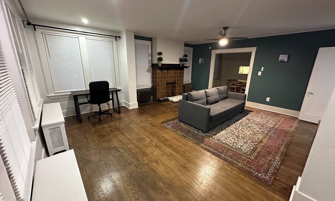 Crafton Appartement | Charming 2 bed, 1.5 bath apartment in Crafton, Pittsburgh - Quiety, Relaxing