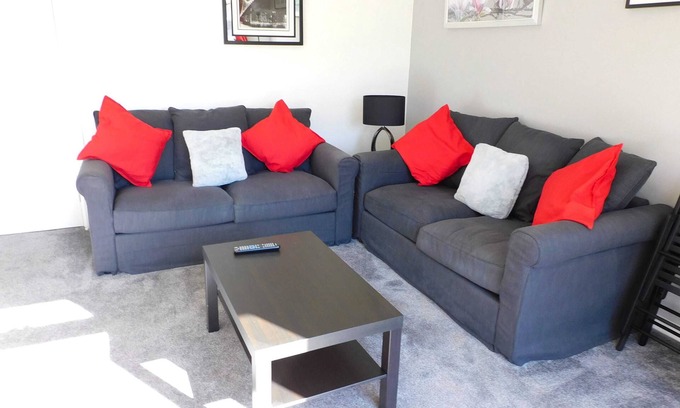 Crosslee Maison | Charming 2 bed house, Perfect base for sightseeing