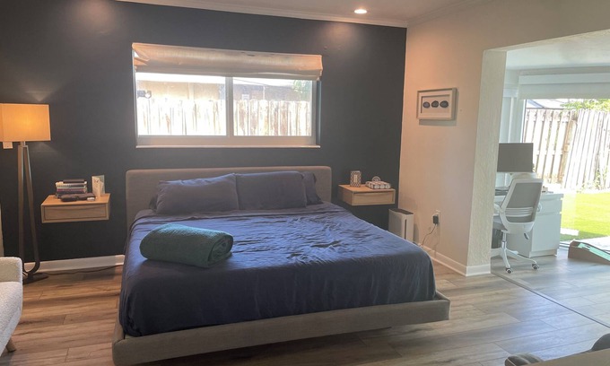 Garden Isles Maison | Charming 2-bedroom house, 2 miles from the Pier in Pompano Beach