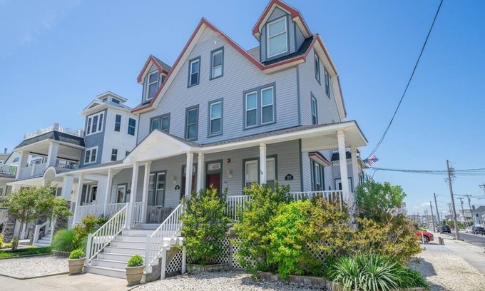 Sea Isle City Maison | Charming 2 Bedroom, 2 Blocks to Beach & Promanade