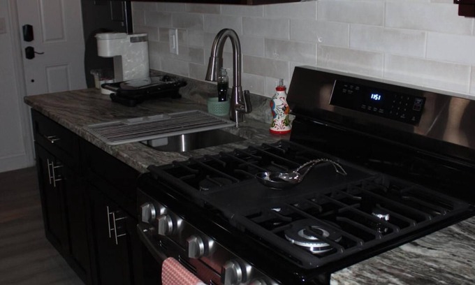 West New York Appartement | Charming 2-bedroom apartment in fabulous West New York with WiFi, AC