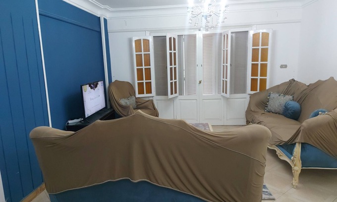 Ar-Raml 1 Appartement | Charming 2-bedroom apartment in enchanting Alexandria with WiFi, fitness room.