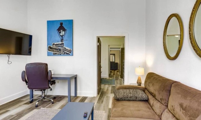 Saint Claude Appartement | Charming 2-bedroom apartment in Historically Fabulous New Orleans Bywater