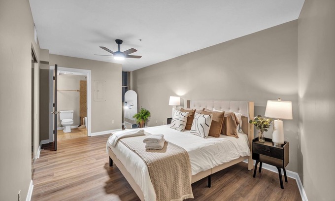 Ohio City Appartement | Charming 2-bedroom apartment, City-Life, Free Parking, 24/7 Hour Gym