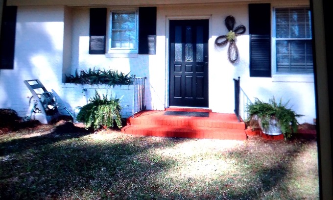 Waycross Appartement | Charming 2-bedroom apartment with AC, WiFi in quaint Waycross