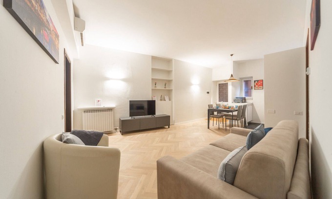 Carrobbio Appartement | Charming 2-Bedroom Apartment in Milanese Building
