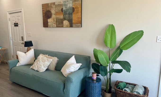East Garfield Park Appartement | Charming 2-bedroom apartment in hip Chicago