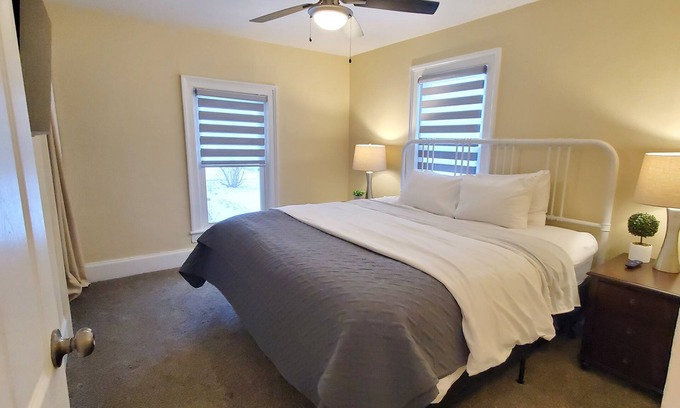 Auburn Appartement | Charming 2-bedroom apartment in delightful Auburn with AC, WiFi, pet friendly