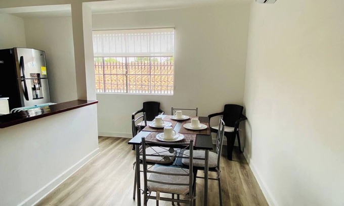 San Antonio Appartement | Charming 2-bedroom apartment in lovely Cali with AC