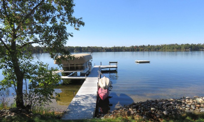 Backus Cabine | Charming 2-bedroom barn loft with AC on enchanting Ponto Lake near Backus
