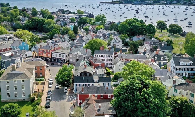 Marblehead Copropriété | Charming 2-bedroom condo with parking in Old Town Marblehead, minutes to Salem