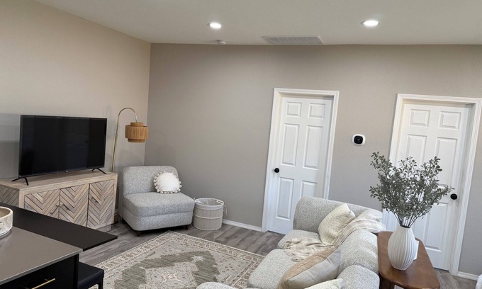 Tulsa Cottage | Charming 2-bedroom cottage in Tulsa