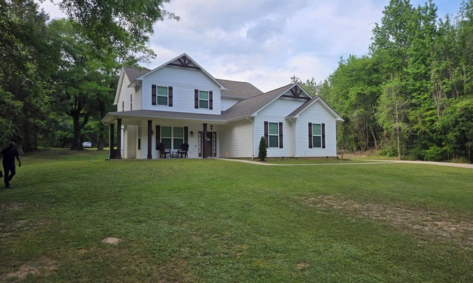 Moundville Maison | Charming 2-bedroom house in Pleasant Moundville with WiFi, AC