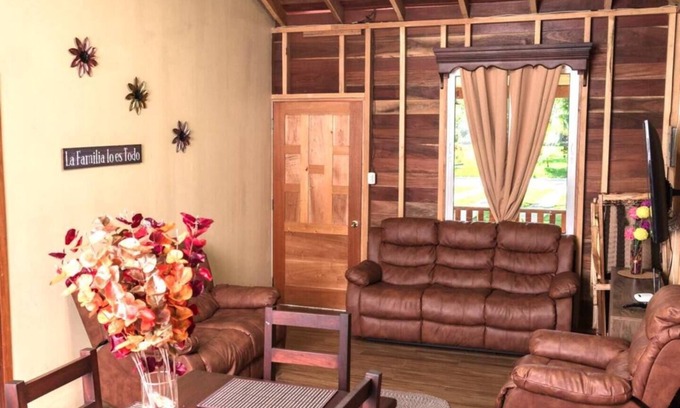 Santa Ana Maison | Charming 2-bedroom house with AC, WiFi and Pool in peaceful Place Santa Ana