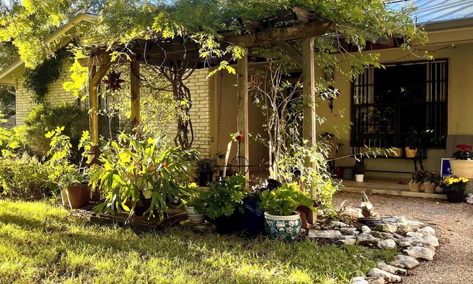 Austin Maison | Charming 2-bedroom home in south Austin