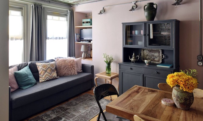 Balat Maison | Charming 2-bedroom house with WiFi and AC in vibrant Istanbul