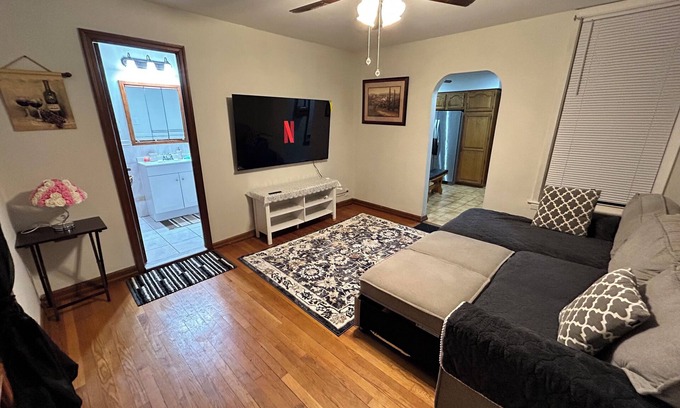 Bayonne Maison | Charming 2-bedroom house with WiFi, AC in Bayonne