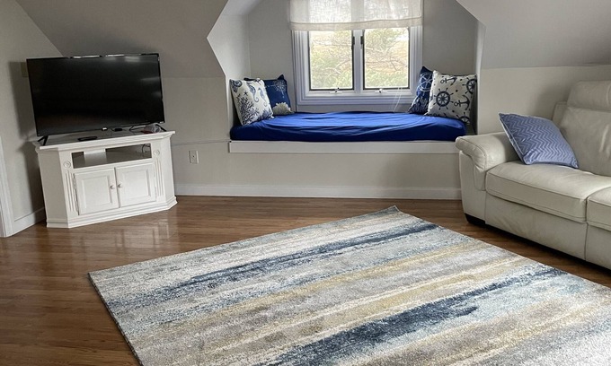 Newbury Maison | Charming 2-bedroom house with spectacular sunsets on beautiful Plum Island