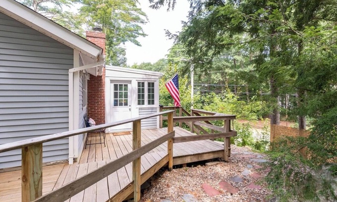 Alton Bay Maison | Charming 2-bedroom house with WiFi and W/D in Alton Bay-10 min to Gunstock