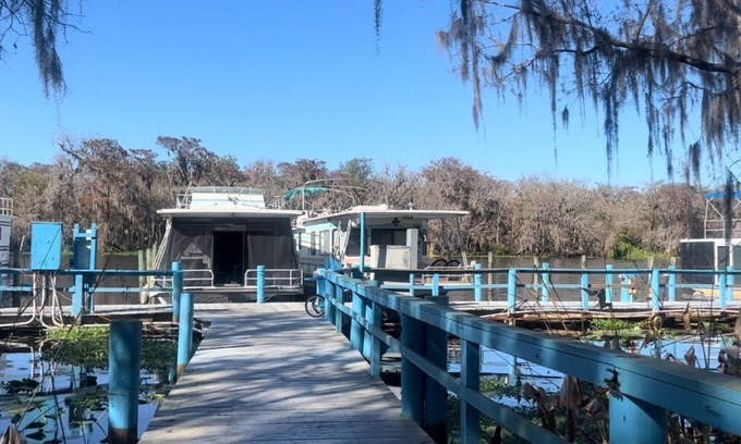 River Ridge Location De Bateaux | Charming 2 bedroom house boat on St John’s River in Deland “Kingfisher”
