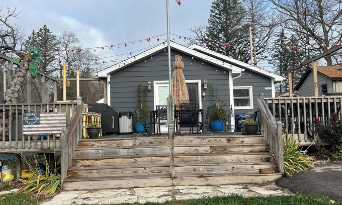 Paddock Lake Maison | Charming 2-bedroom house with a pier and kayaks in Paddock Lake