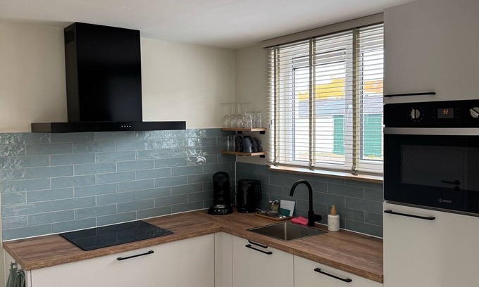 Westkapelle Maison | Charming 2-bedroom house with WiFi and AC in adorable Westkapelle
