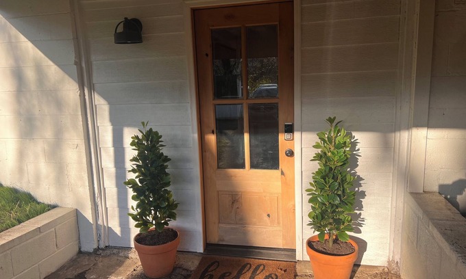 Inglewood Cottage | Charming 2-bedroom rental in enjoyable East Nashville with WiFi, AC