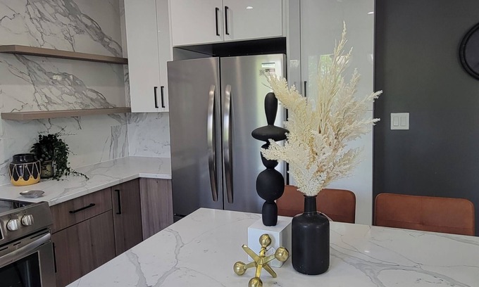 Uniondale Appartement | Charming 2-bedroom rental centrally located