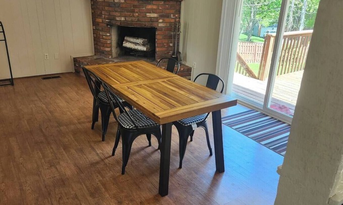 Lenexa Maison | Charming 2-bedroom Restful rooms in Lenexa KS