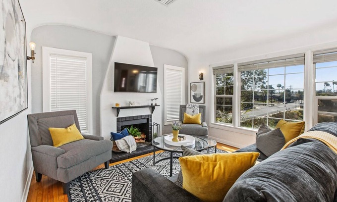 South Park Maison | Charming 2 Bedroom South Park Getaway w/ Patio!
