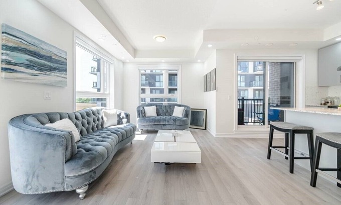 Oakville Maison | Charming 2-bedroom townhome with Rooftop view