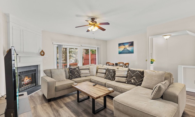 Northwest Raleigh Maison | Charming 2-bedroom townhome near RDU Airport and downtown Raleigh