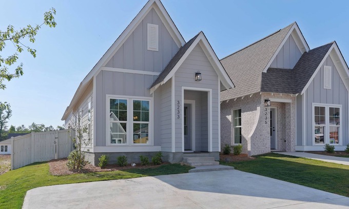 Auburn - Opelika Maison | Charming 2-bedroom townhome with WiFi and AC in Auburn