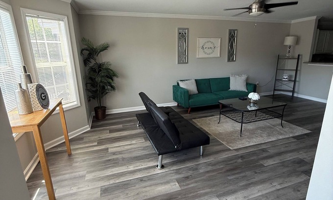 Athens Maison | Charming 2-bedroom townhome in marvelous Athens with AC