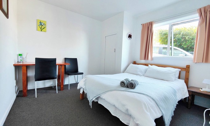 Johnsonville Maison | Charming 2-bedroom unit in lovely Wellington with AC, WiFi sale on now