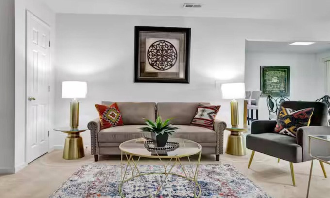 New Castle Maison | Charming 2-bedroom house with WiFi, AC in Center Point